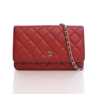 CHANEL
Chanel Caviar Classic Wallet On Chain (WOC)